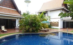 วีไอพีเชนรีสอร์ท พูลวิลล่า